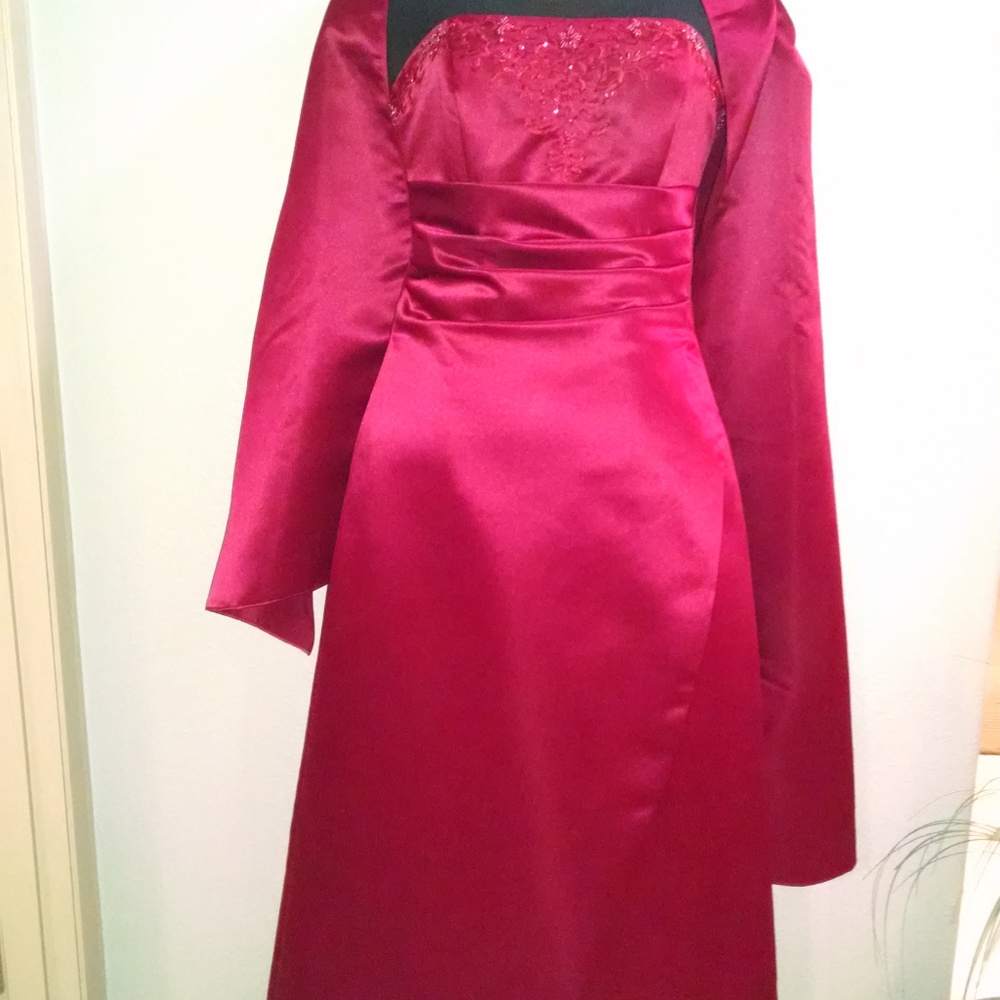 Dineh's Collection Red Satin Formal  Size 6